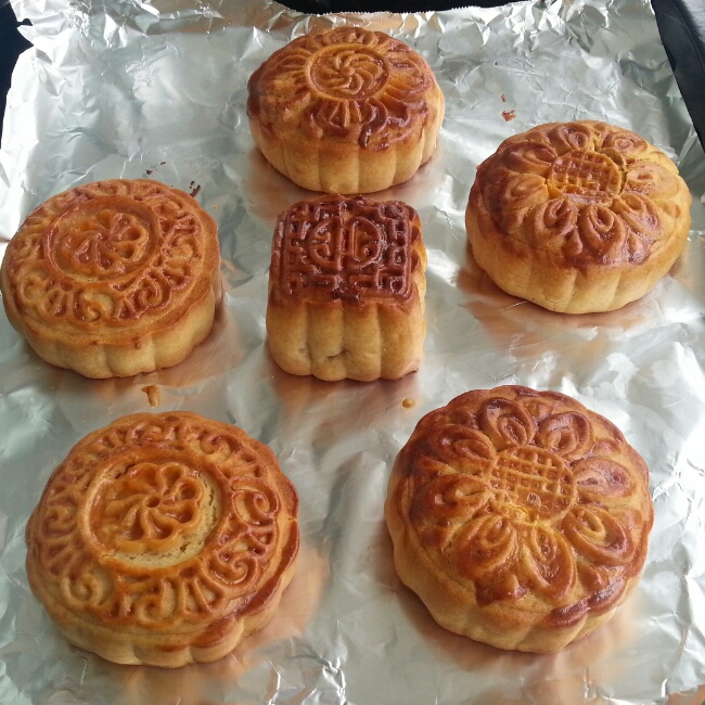 广式月饼——蛋黄莲蓉月饼