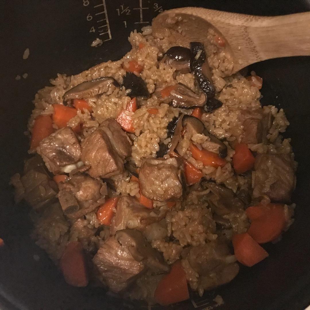 喷香排骨焖饭（爆好吃）
