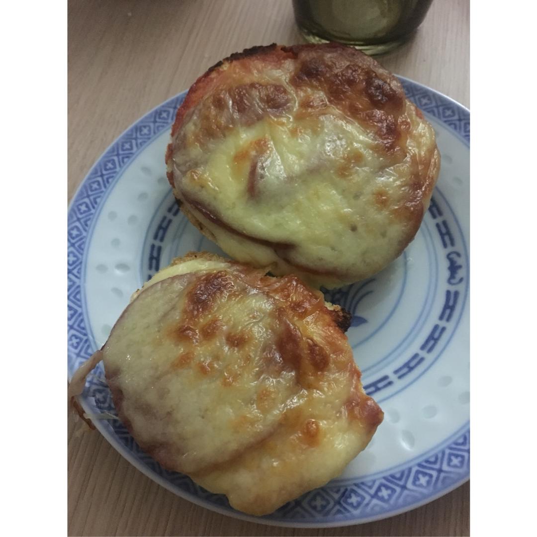 馒头片底披萨