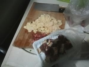 土豆腊肉腊肠焖饭的做法 步骤1