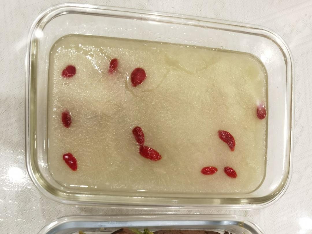 鲈鱼汤（附，鱼皮不破 不粘锅小窍门）