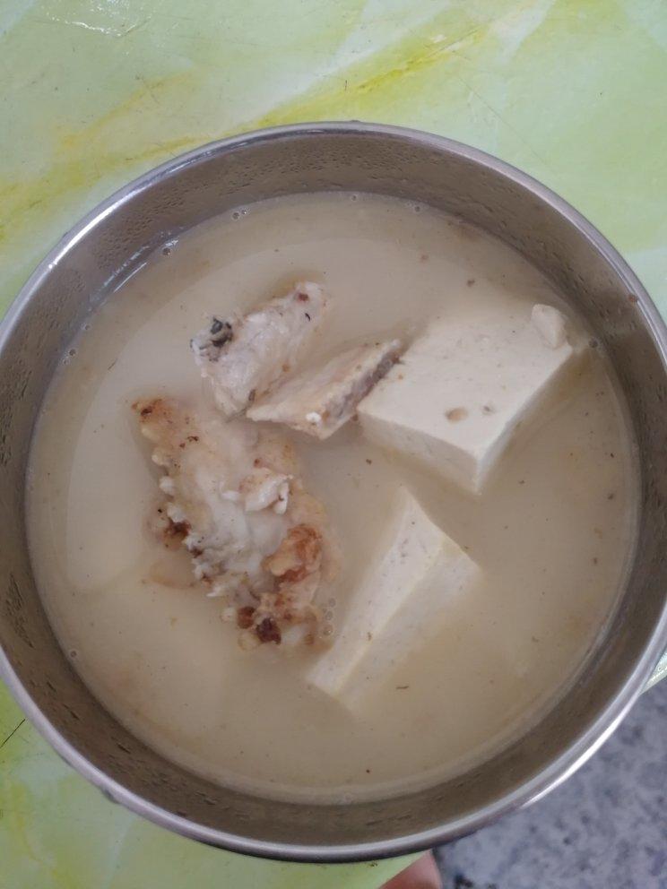 鱼头豆腐汤