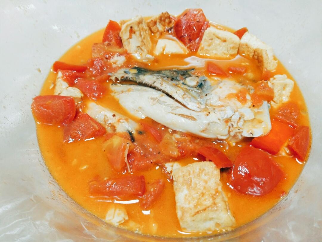 三文鱼头豆腐汤