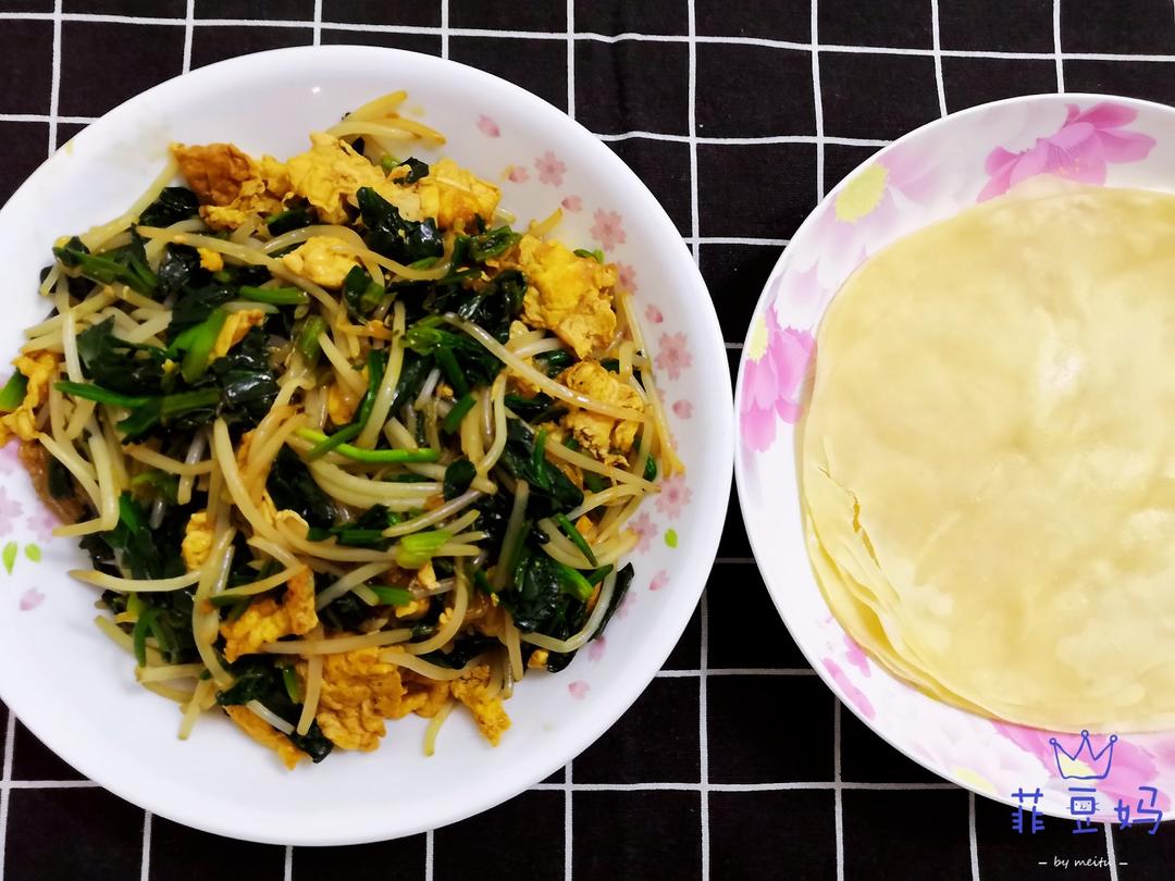 家庭版炒合菜【绿豆芽粉条炒鸡蛋】