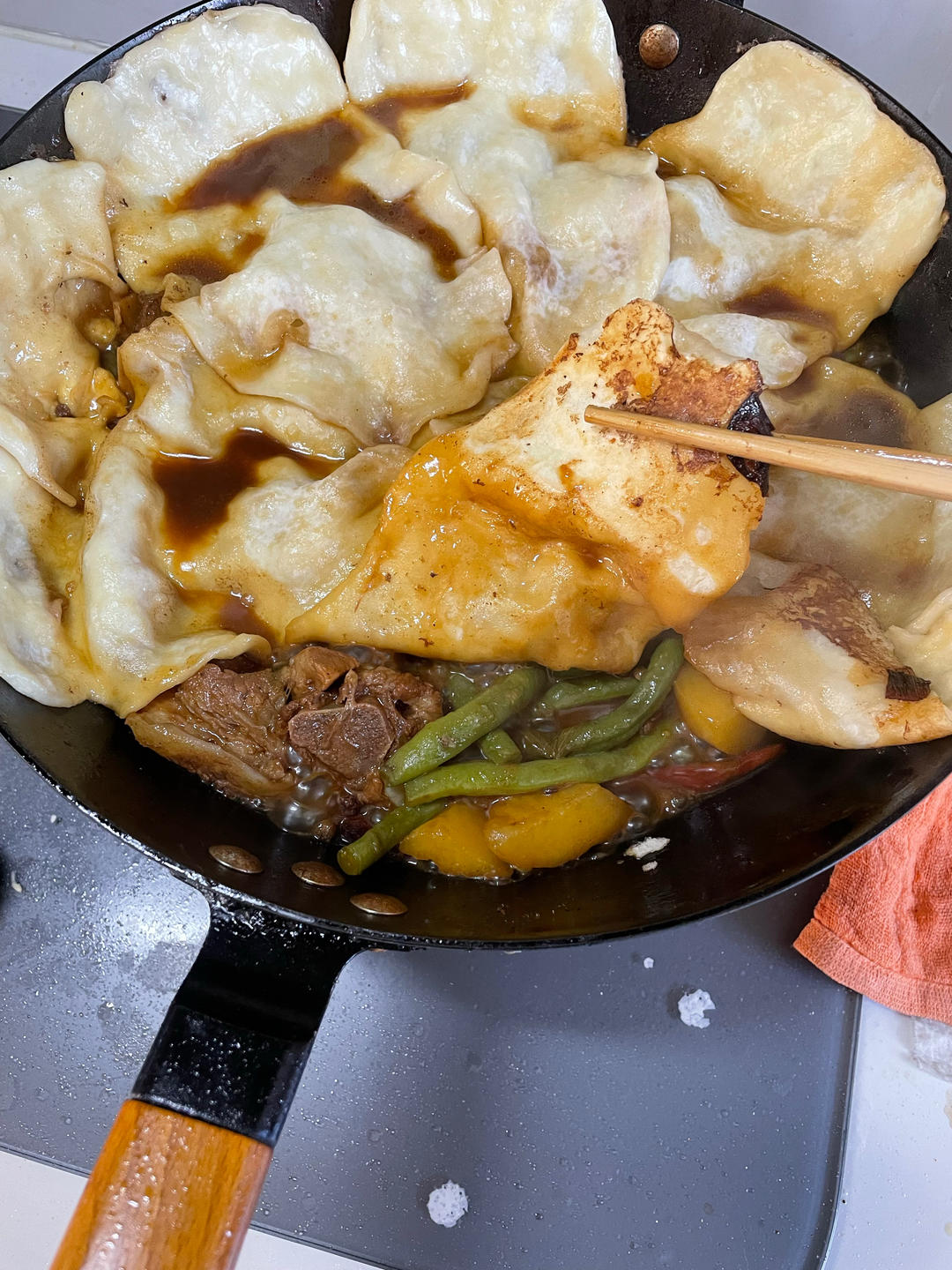 铁锅炖/排骨炖豆角/贴饼子