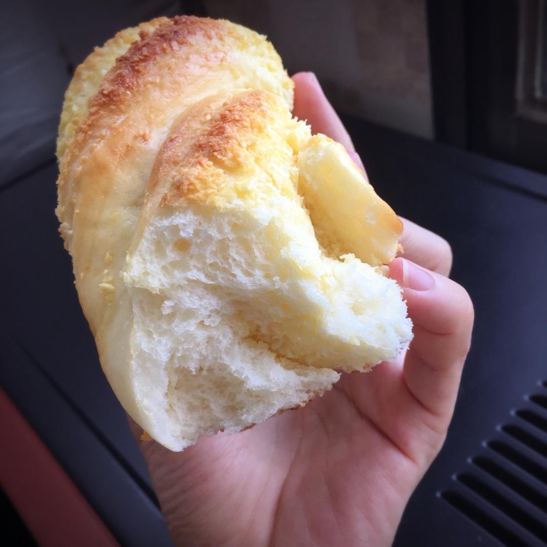 椰蓉奶棒面包