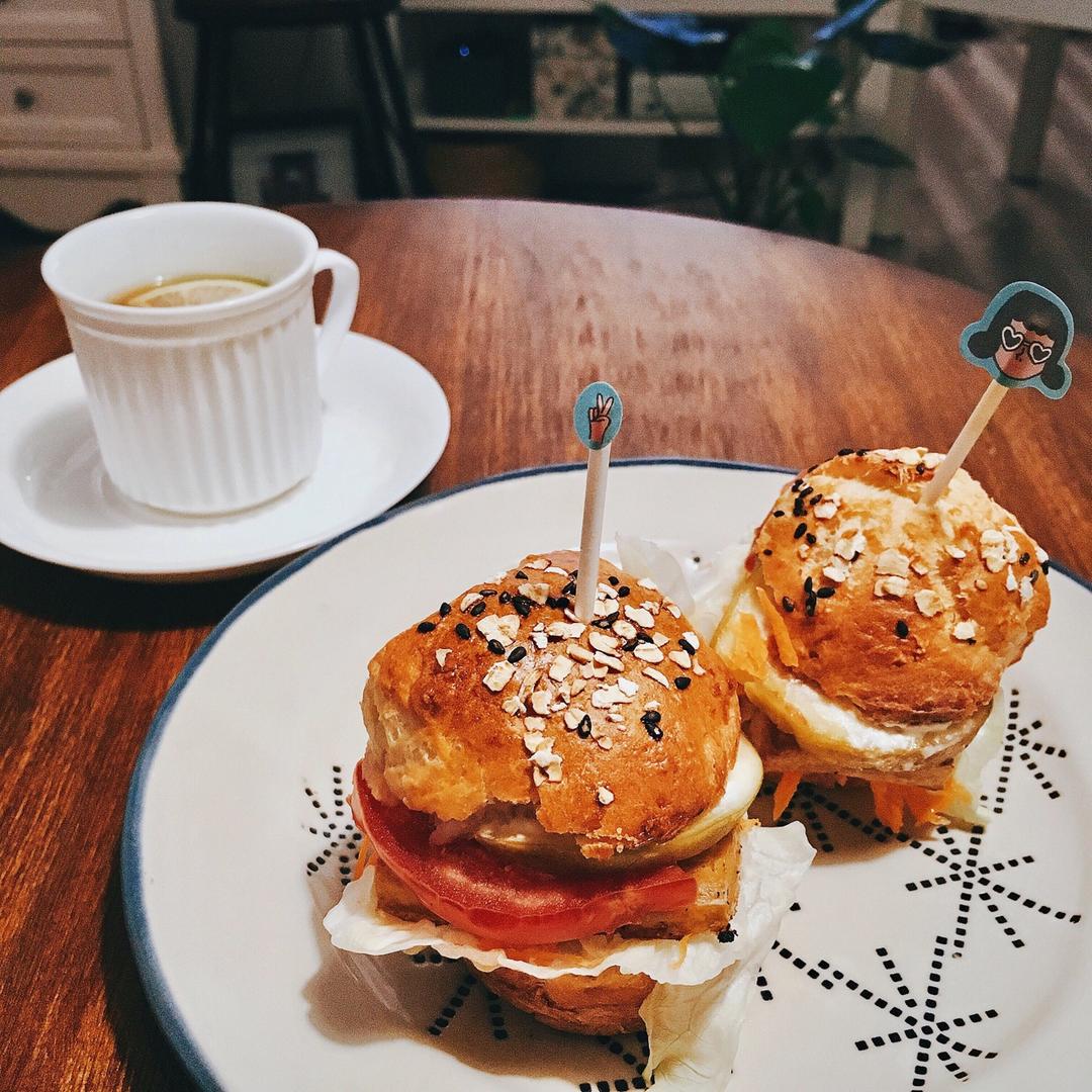 朴素的小汉堡胚