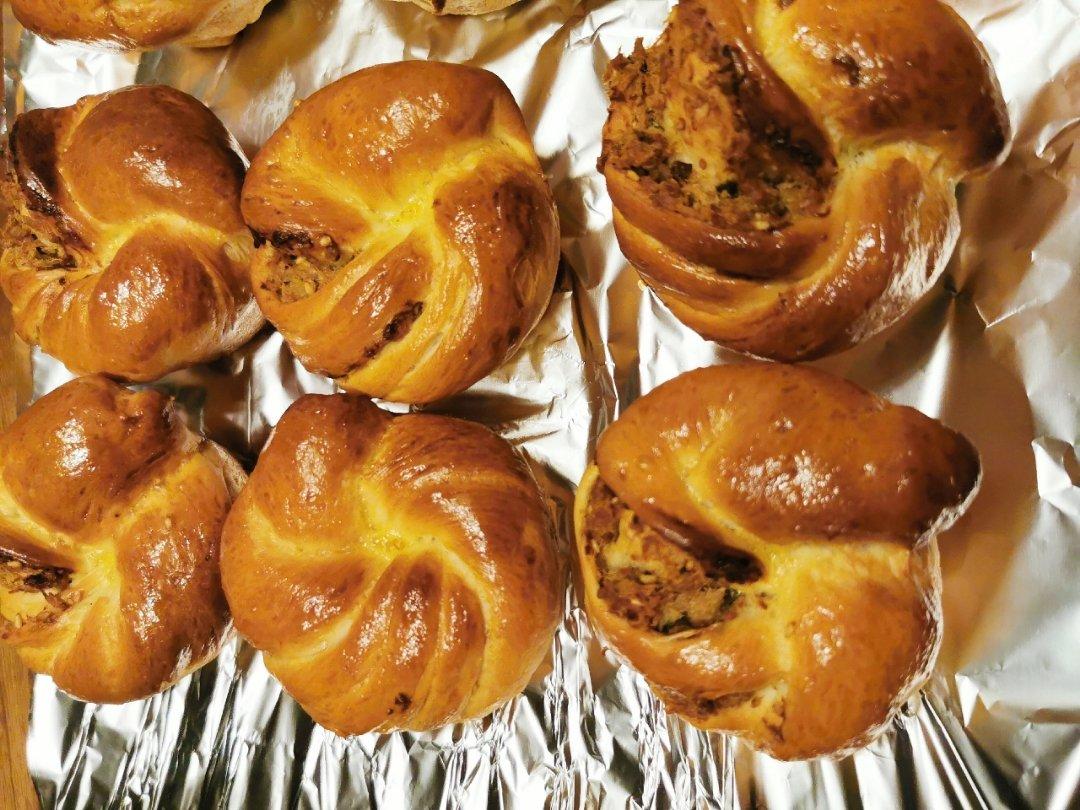 香葱肉松小方块面包