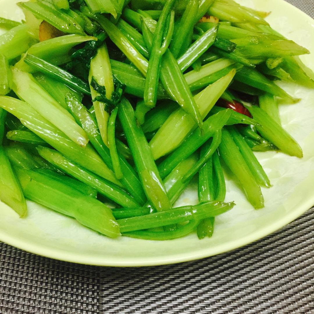 炝炒芹菜