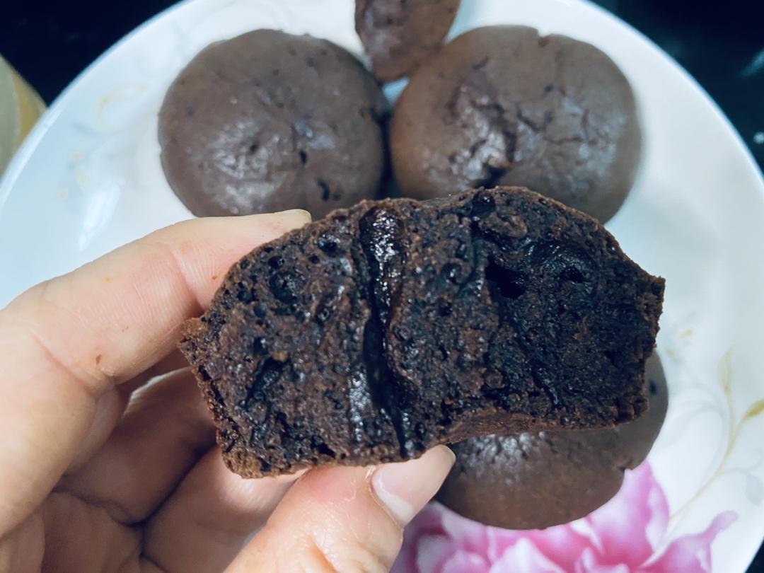 简单美味的迷你布朗尼/巧克力蛋糕（植物油版-不打发）🌟x4