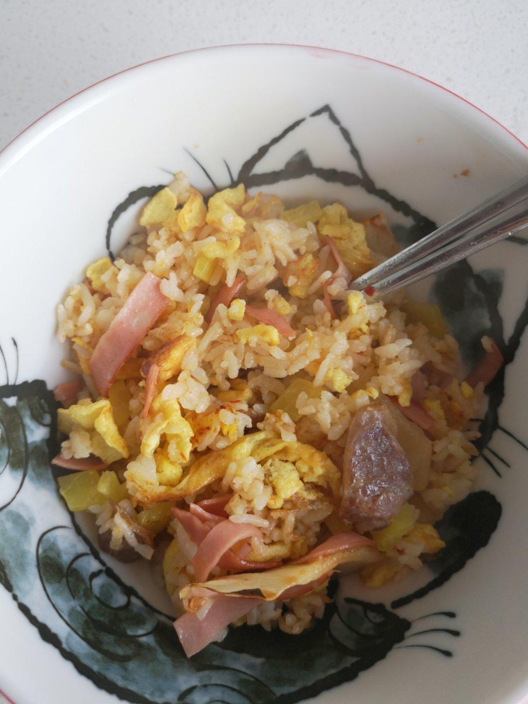 厨师长教你“蛋炒饭”如何做才好吃，答案都在这里面！