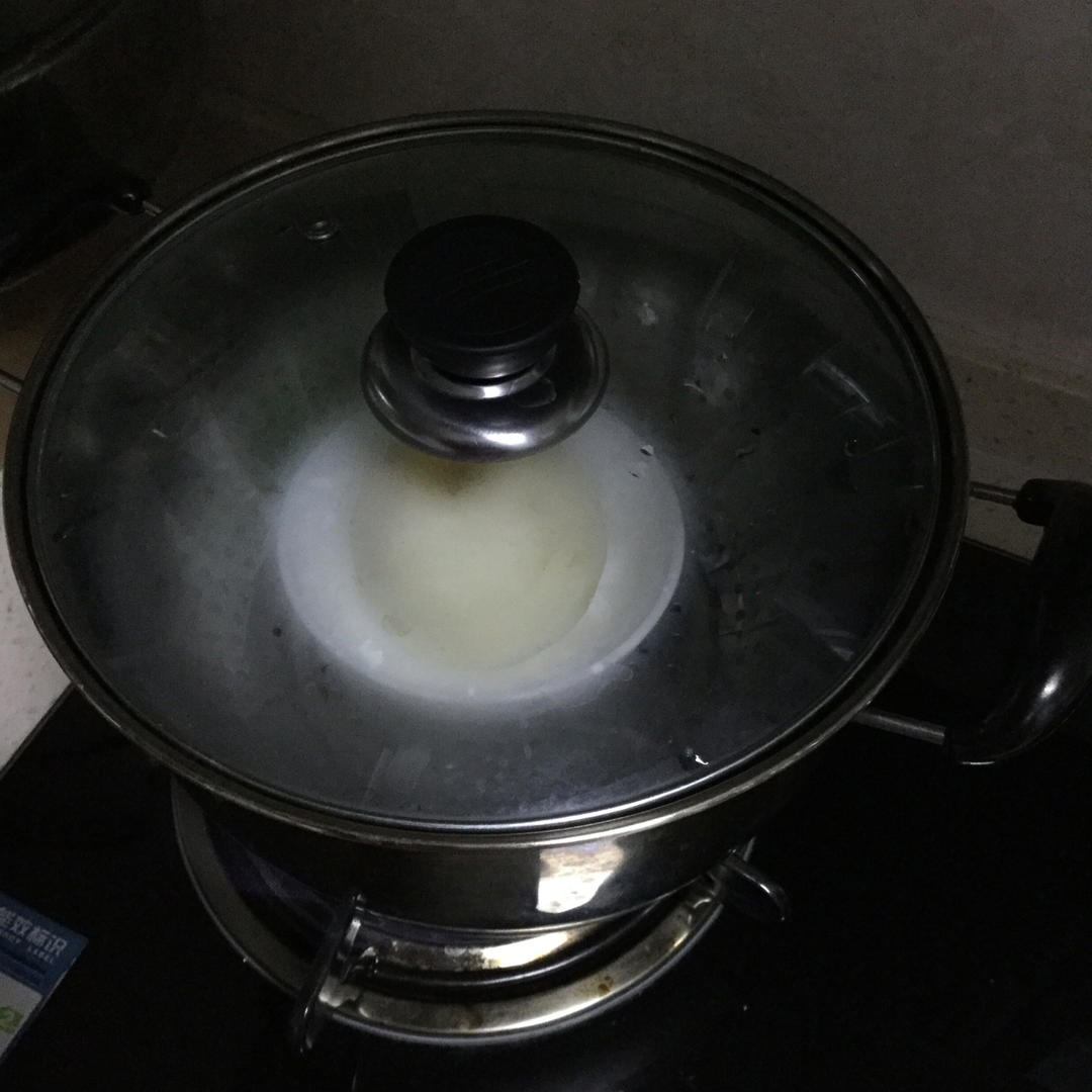 川贝冰糖炖雪梨