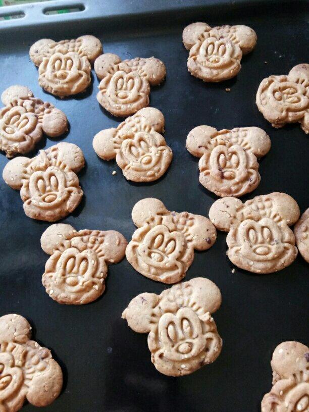 红糖黑芝麻饼干—酥脆无黄油快手版