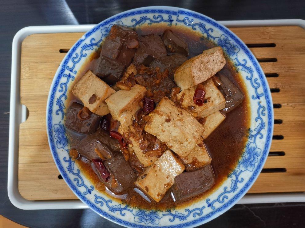 鸭血豆腐煲