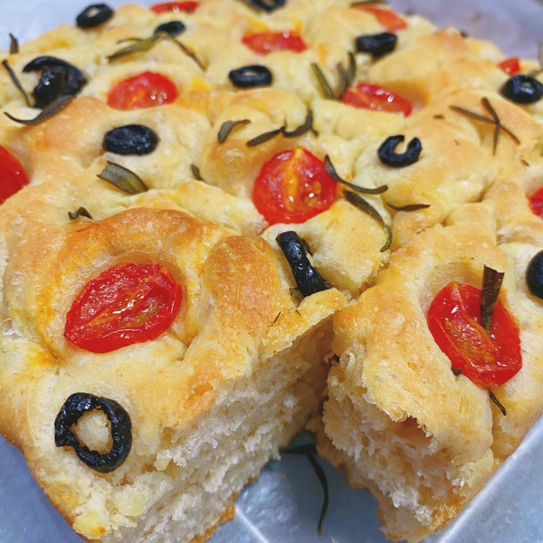 发呆的某猫做的佛卡夏面包