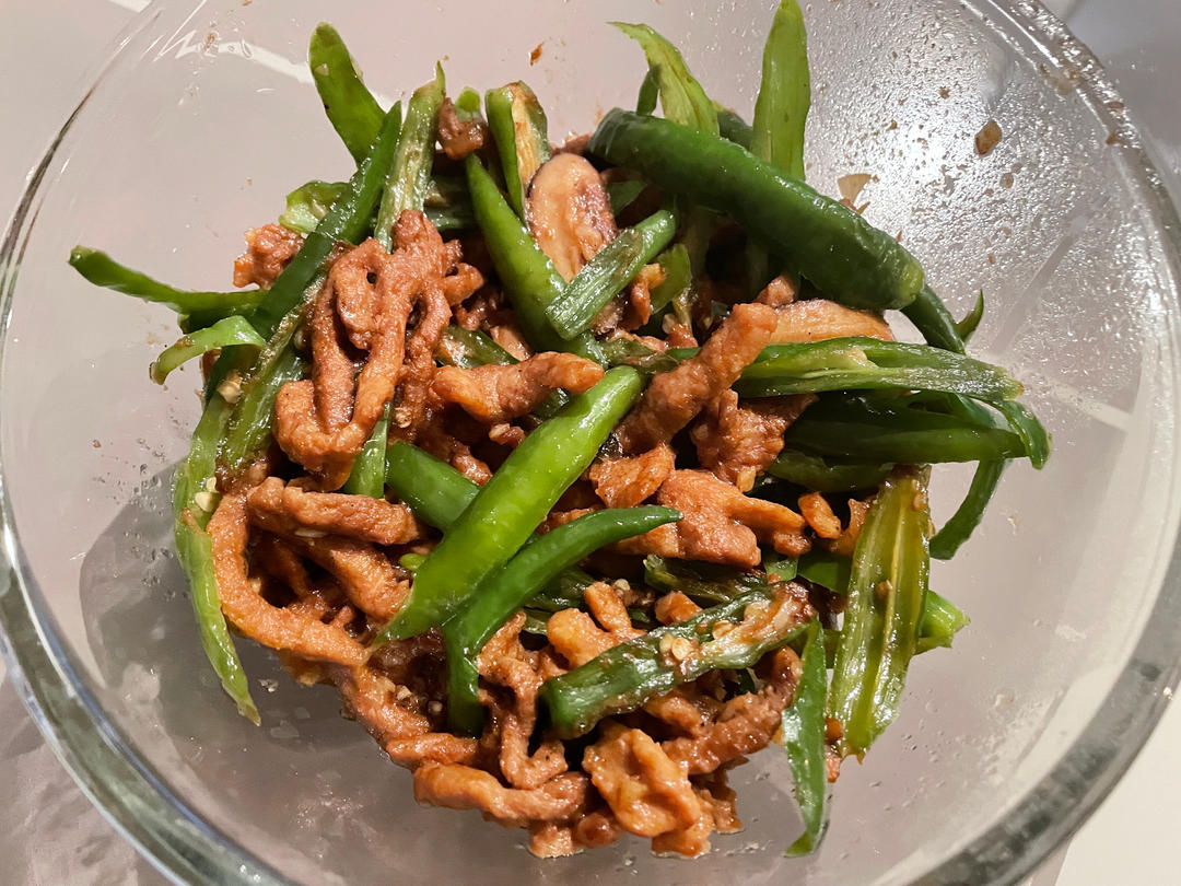 巨下饭的尖椒肉丝好吃得一碗接一碗