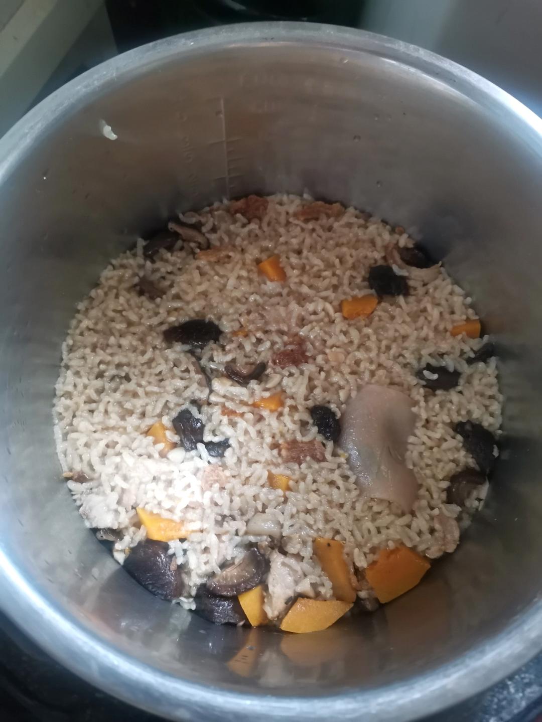 【香菇火腿南瓜饭】快午餐，惊艳你的味蕾，好吃到一碗一碗停不下来