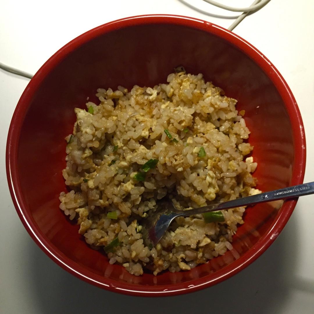 蛋炒饭（消耗剩饭）