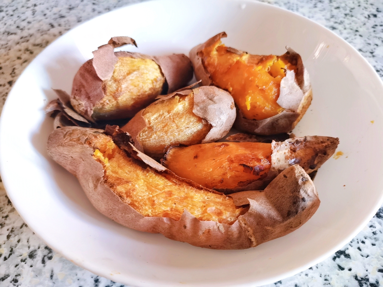空气炸锅烤红薯(超级简单)
