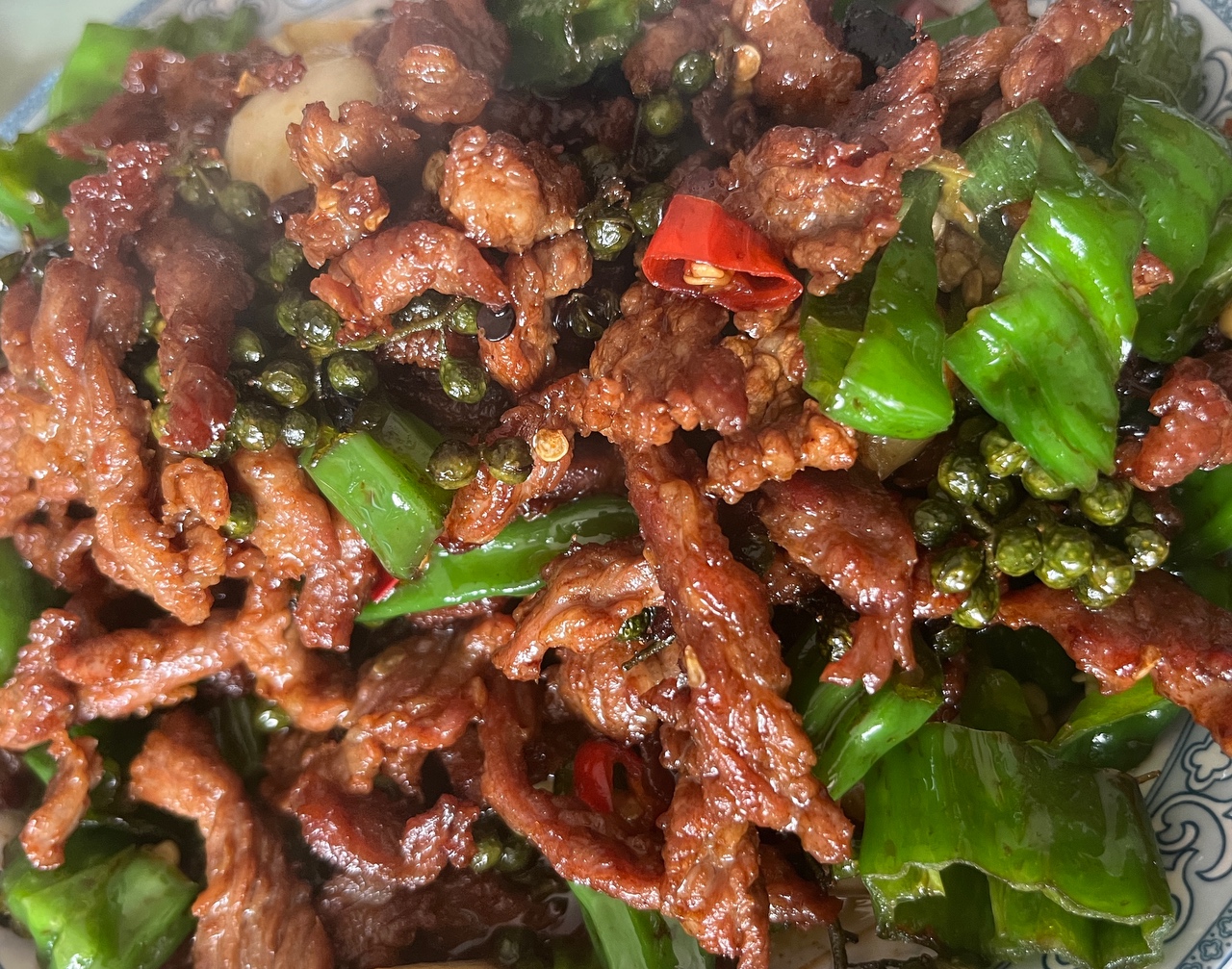 双椒麻辣牛肉/青花椒麻辣牛肉（江湖菜）（巨下饭）（年夜饭）的做法