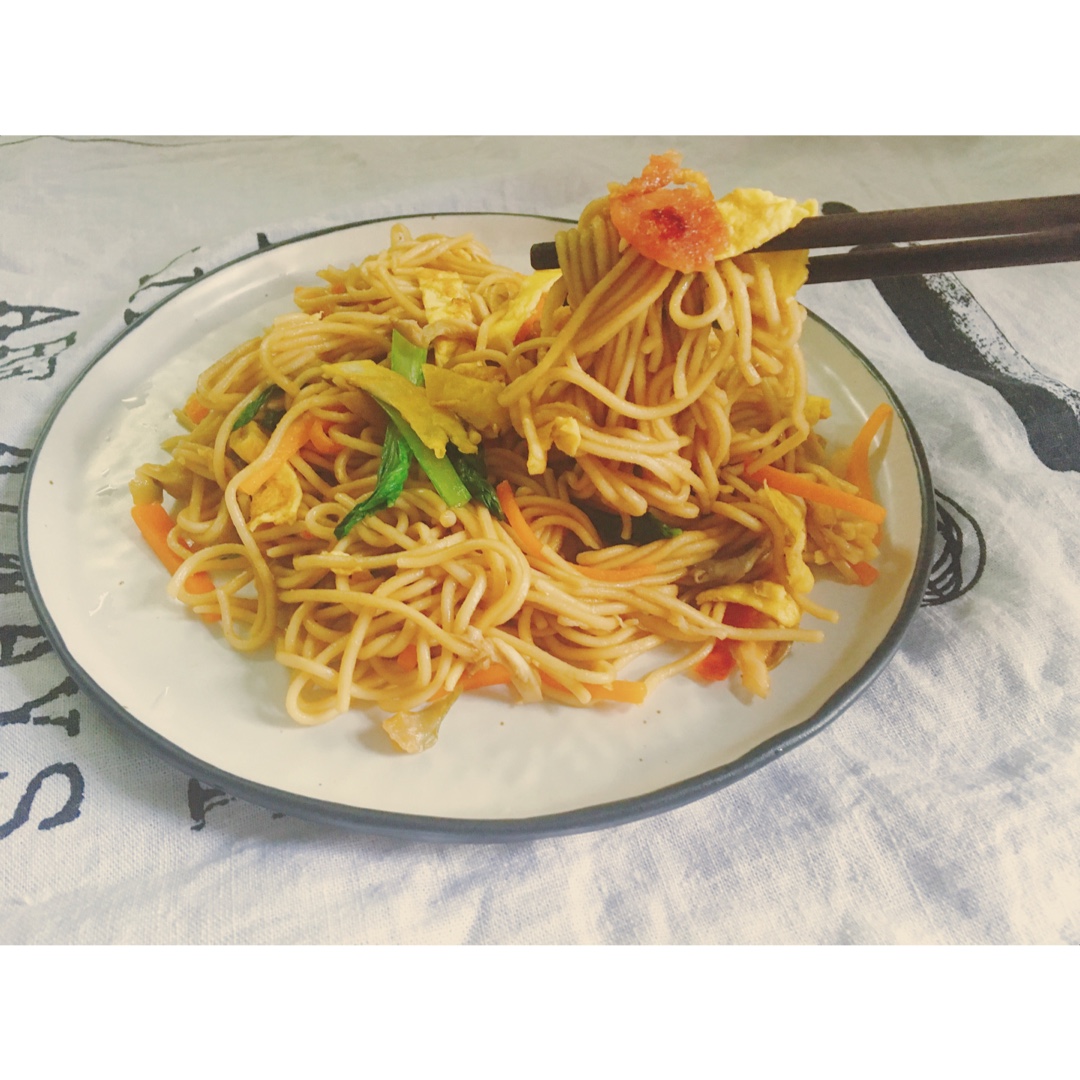 少油条条分明的炒面