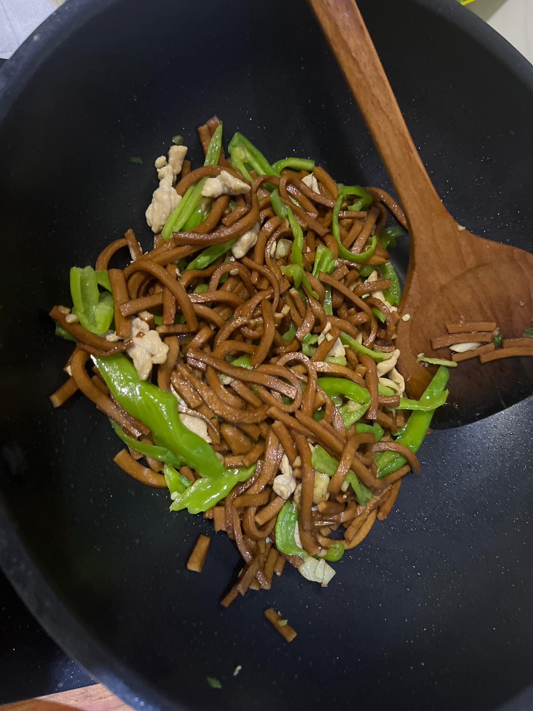 青椒豆腐皮炒肉丝