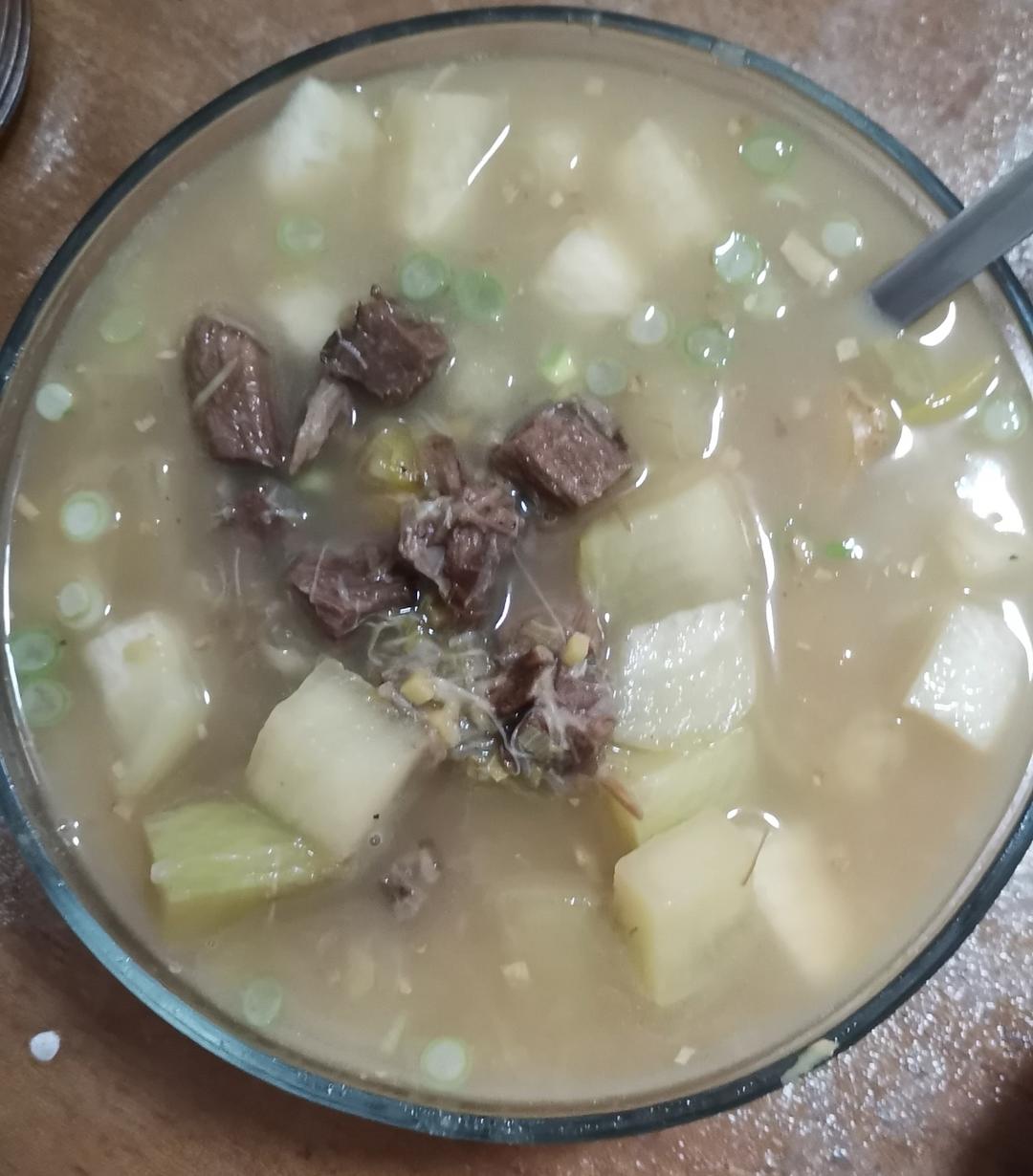 牛肉炖萝卜