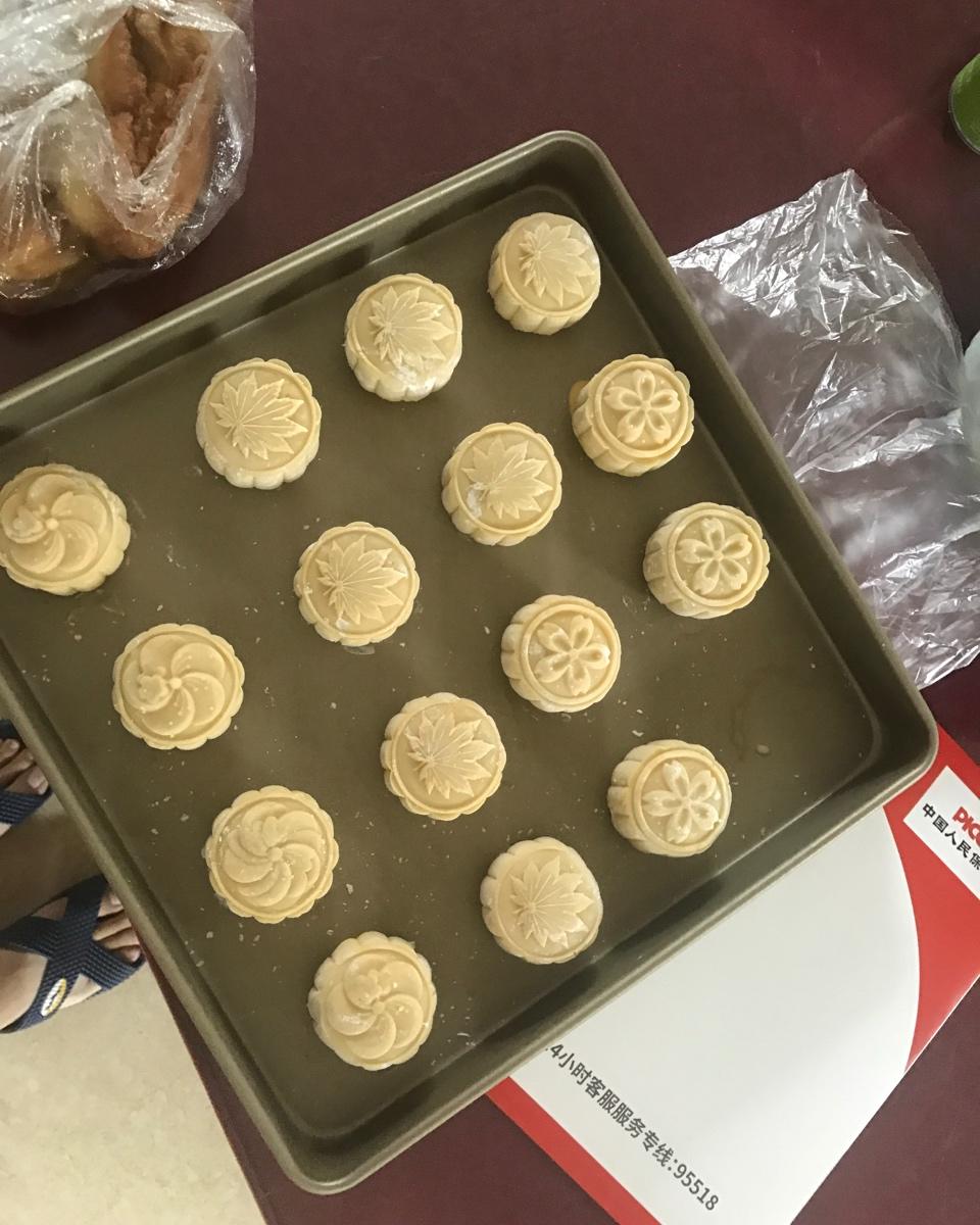 爆浆流心奶黄月饼-咸甜适中入口即化
