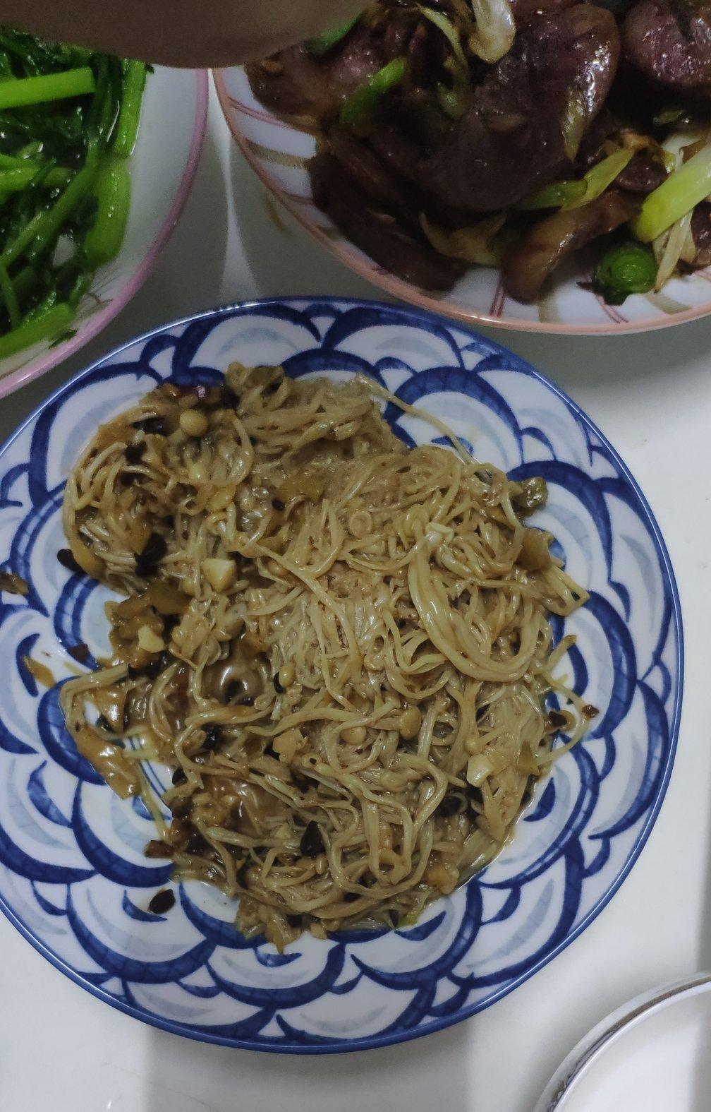 超下饭的炒金针菇！！
