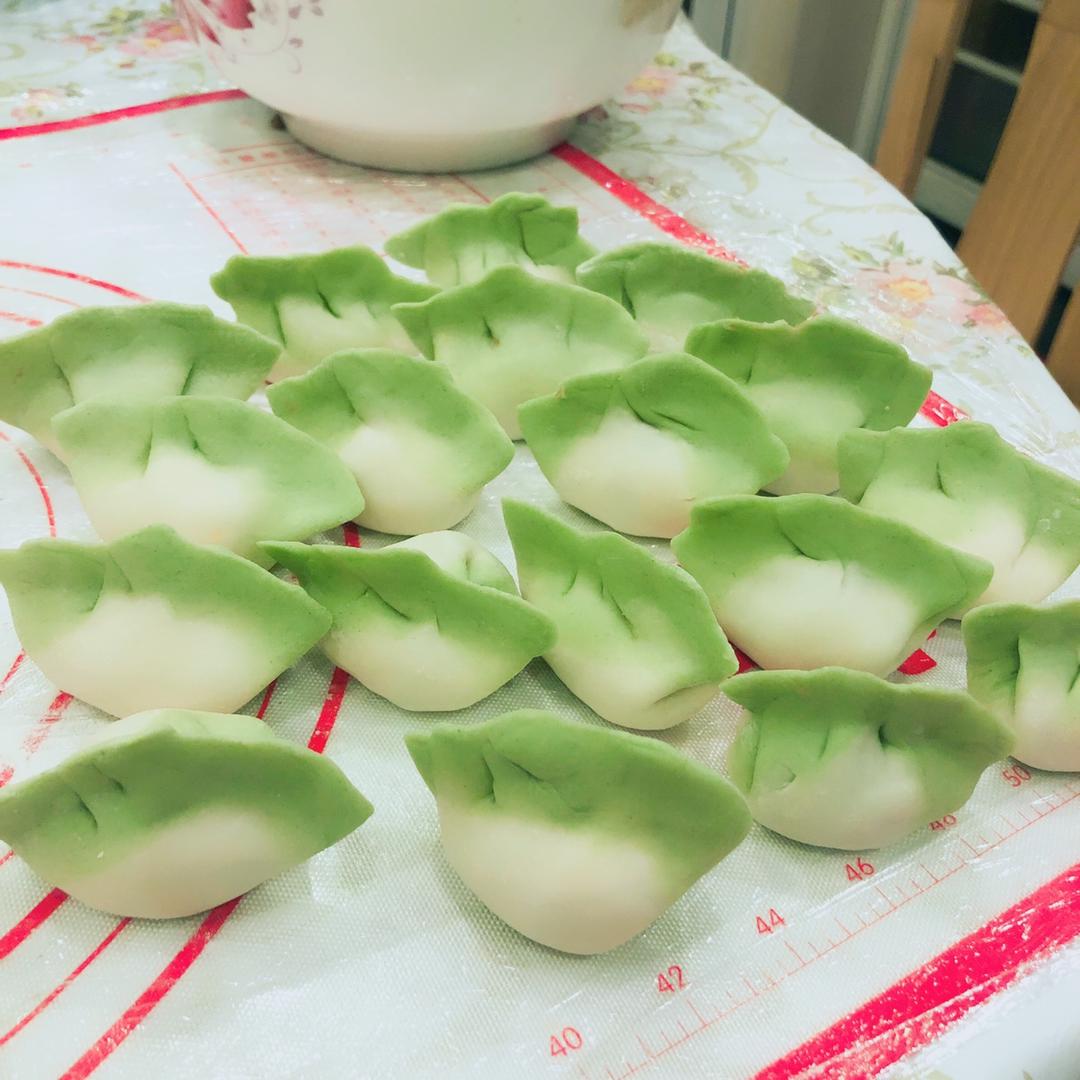 翡翠白玉白菜饺子详细版（附翡翠白玉白菜饺子包法，翡翠白玉饺子皮两种制法，面包机和面，翡翠白玉烧卖，各种馅料搭配）