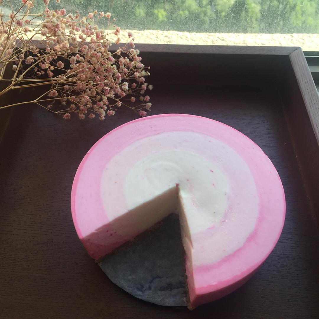 彩虹慕斯蛋糕