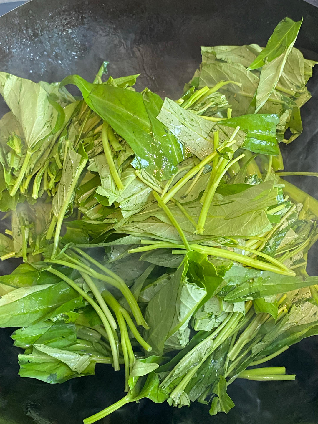 今年才知道，原來粗的空心菜要這么炒！的做法 步驟5