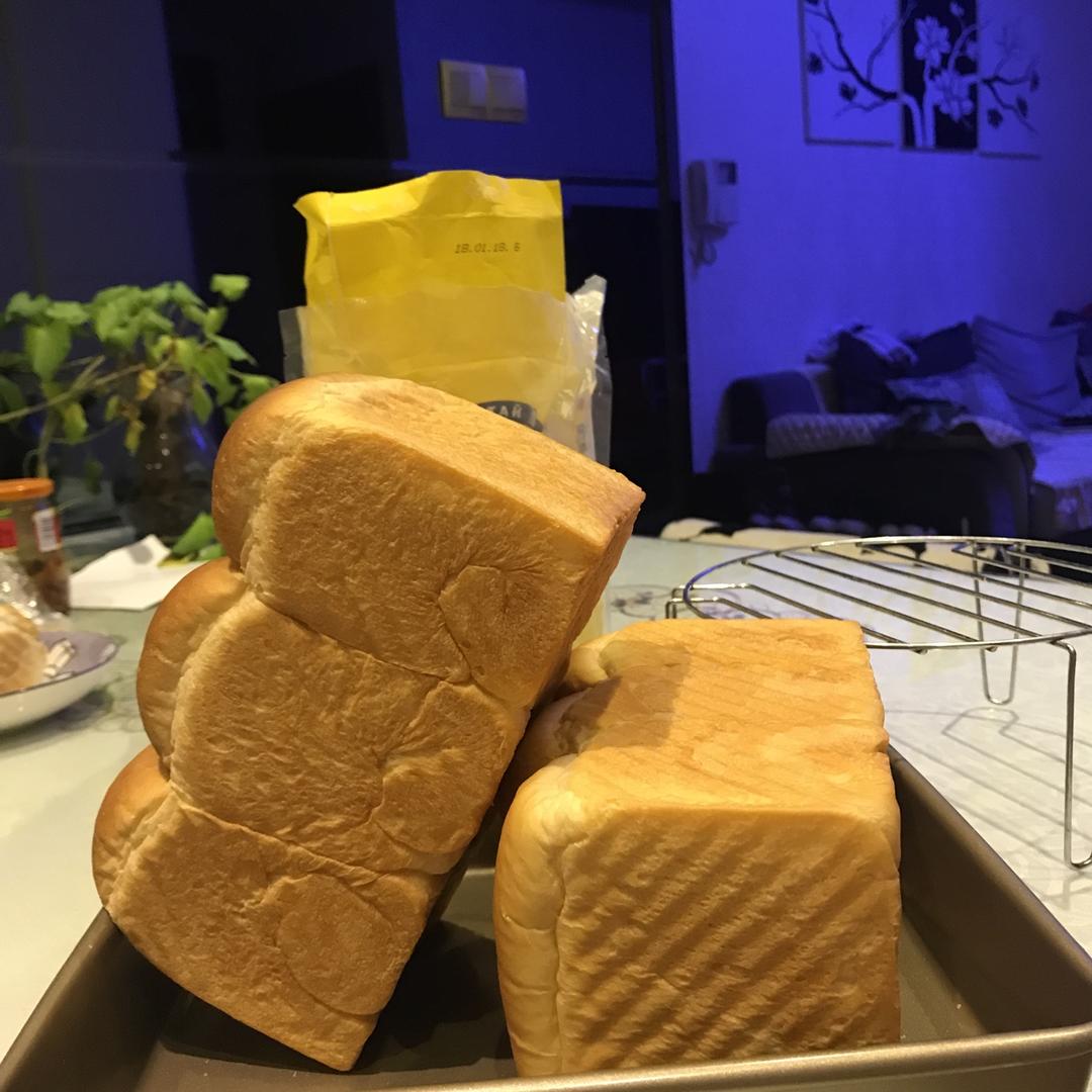 鲜奶吐司（老面法）