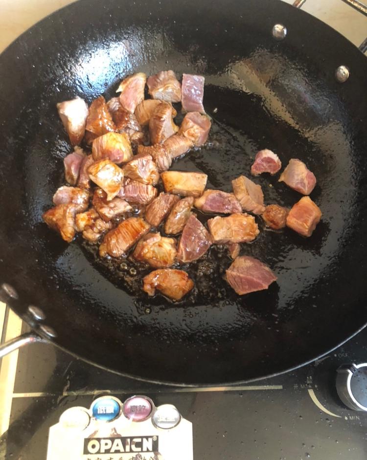 牛肉炖土豆