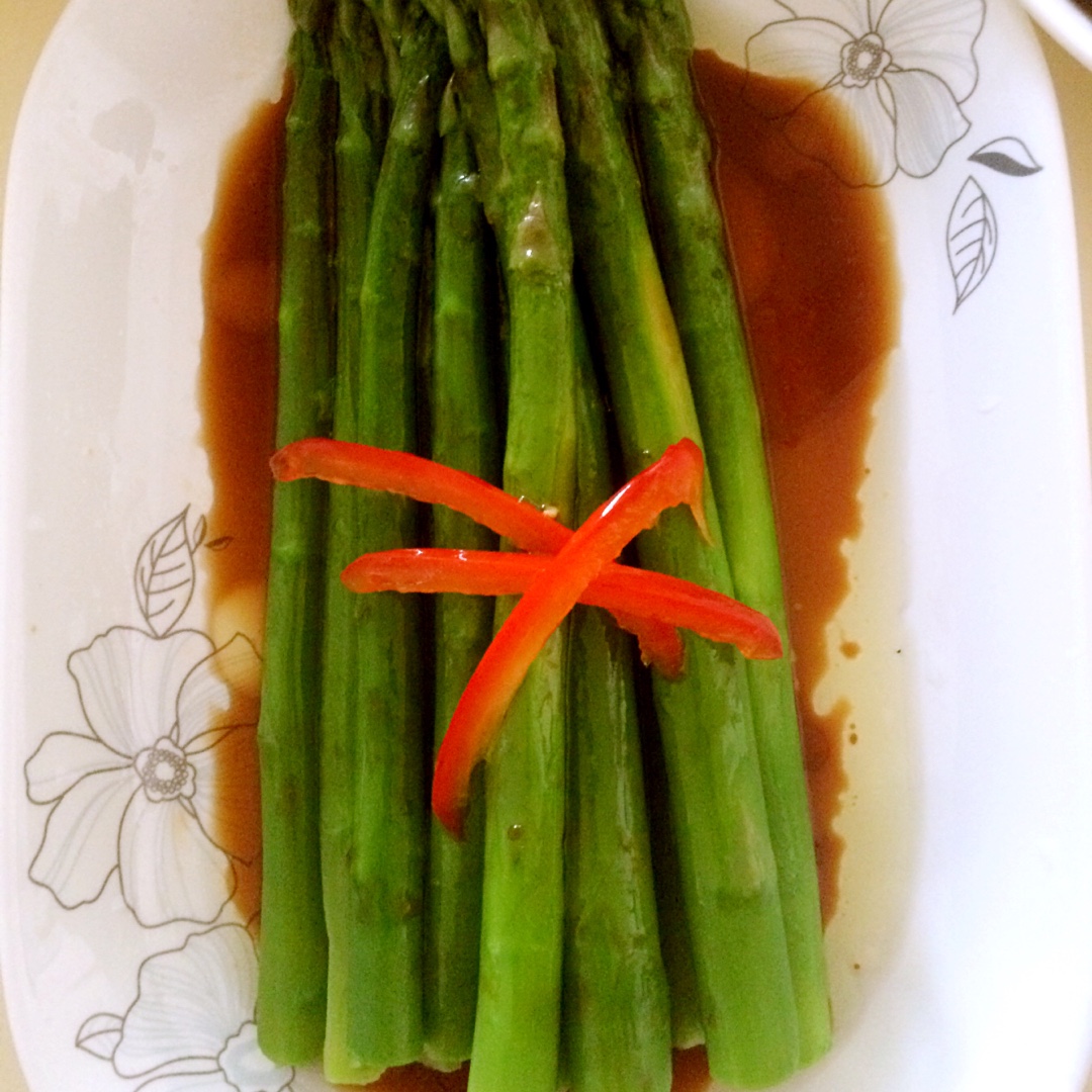 白灼芦笋