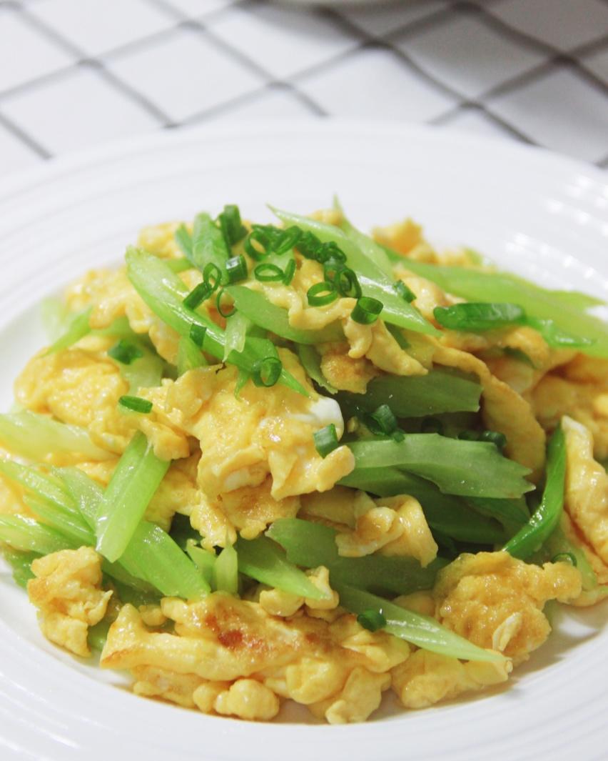 芹菜炒鸡蛋