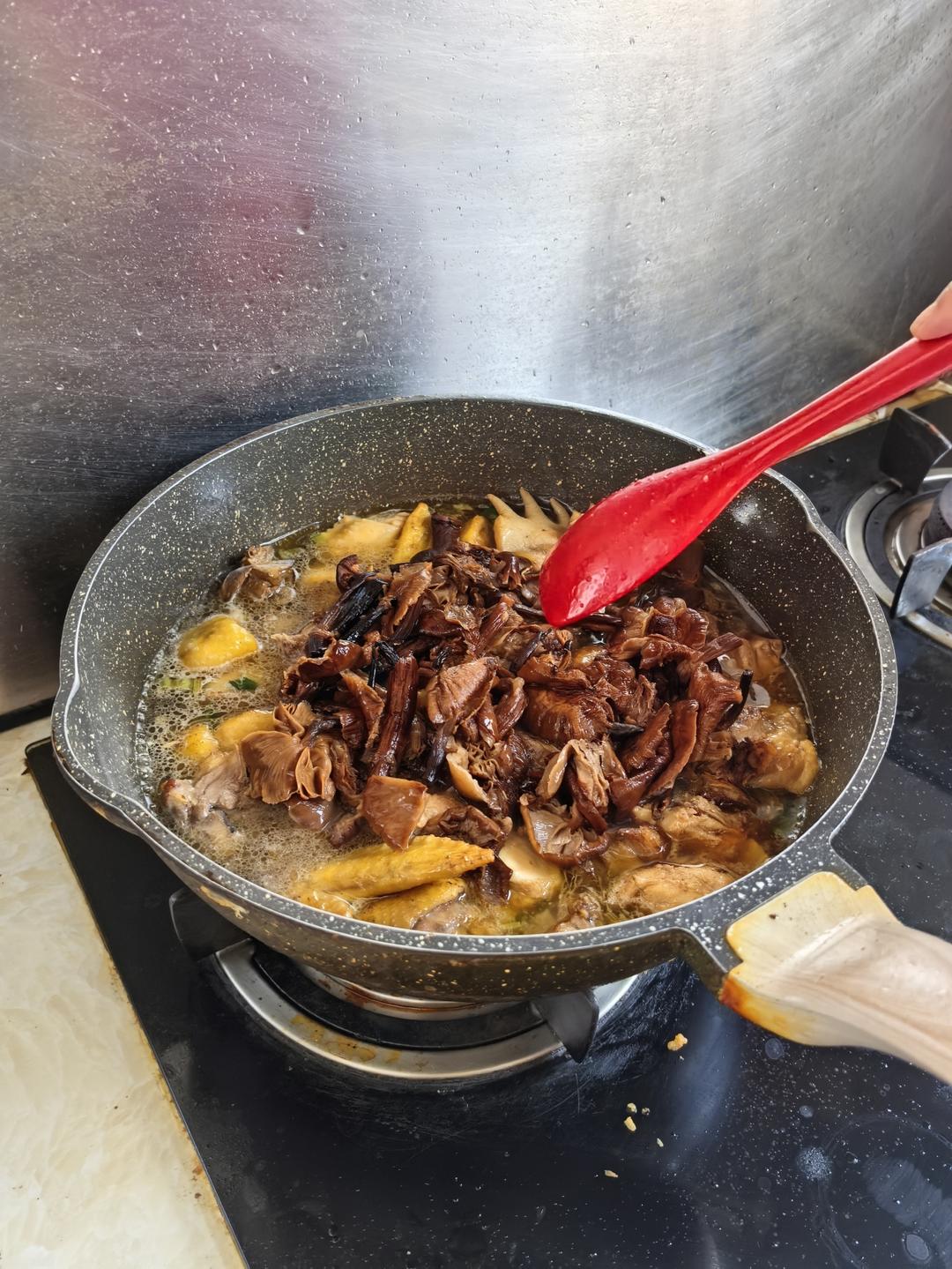 小鸡炖蘑菇🍄