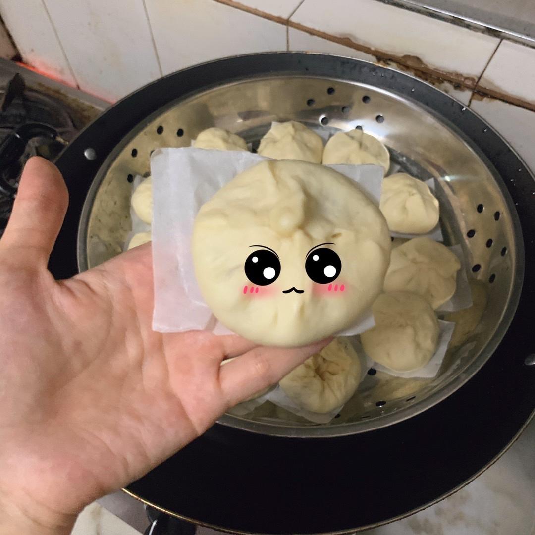 云朵般松软爆浆蜜汁叉烧包