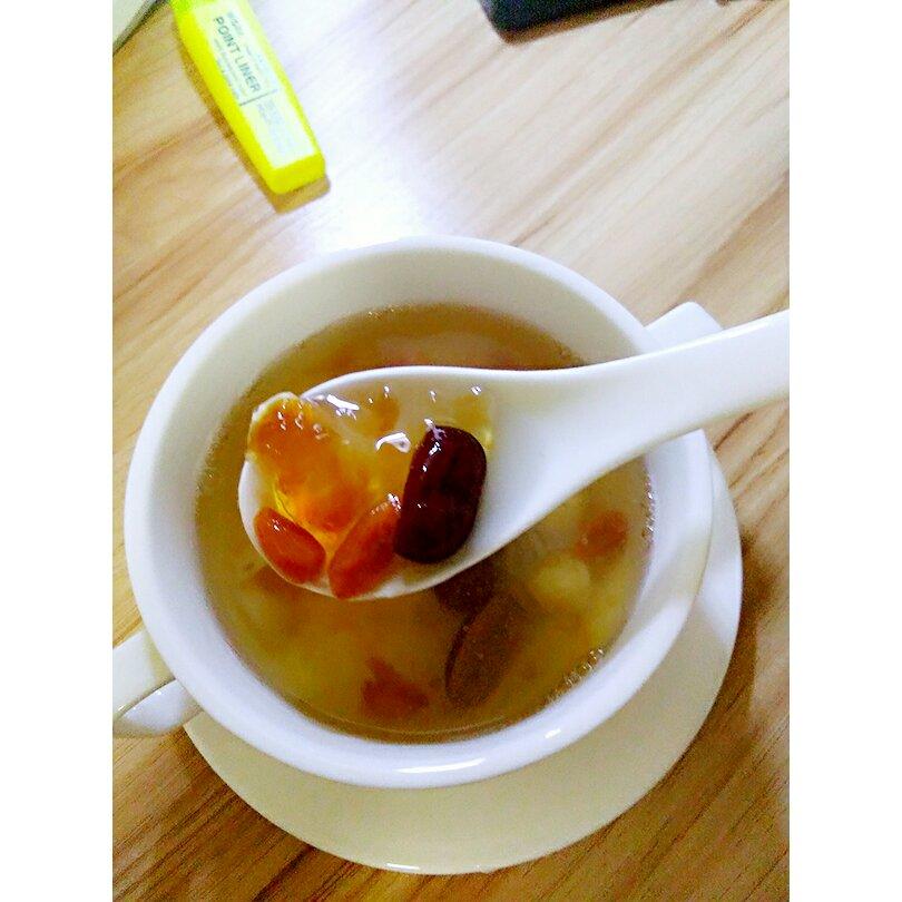 桃胶皂角米蔓越莓养颜羹