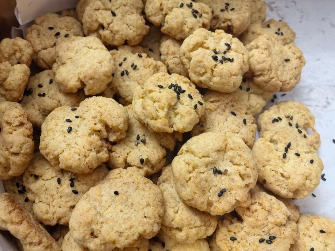 酥到掉渣的迷你小桃酥，一口一个，做法简单✅
