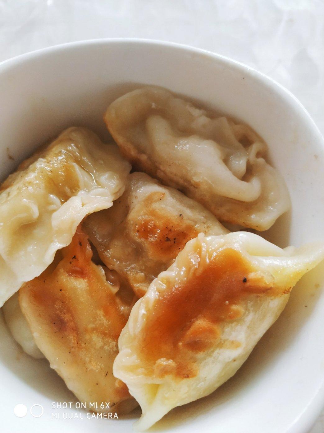 如果不乖把你头打歪做的电饼铛水煎饺