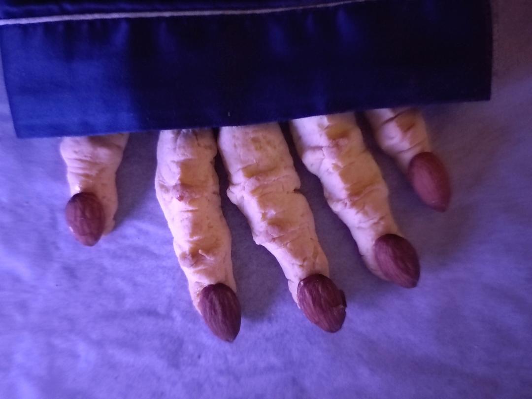 万圣节手指饼干（超逼真）
