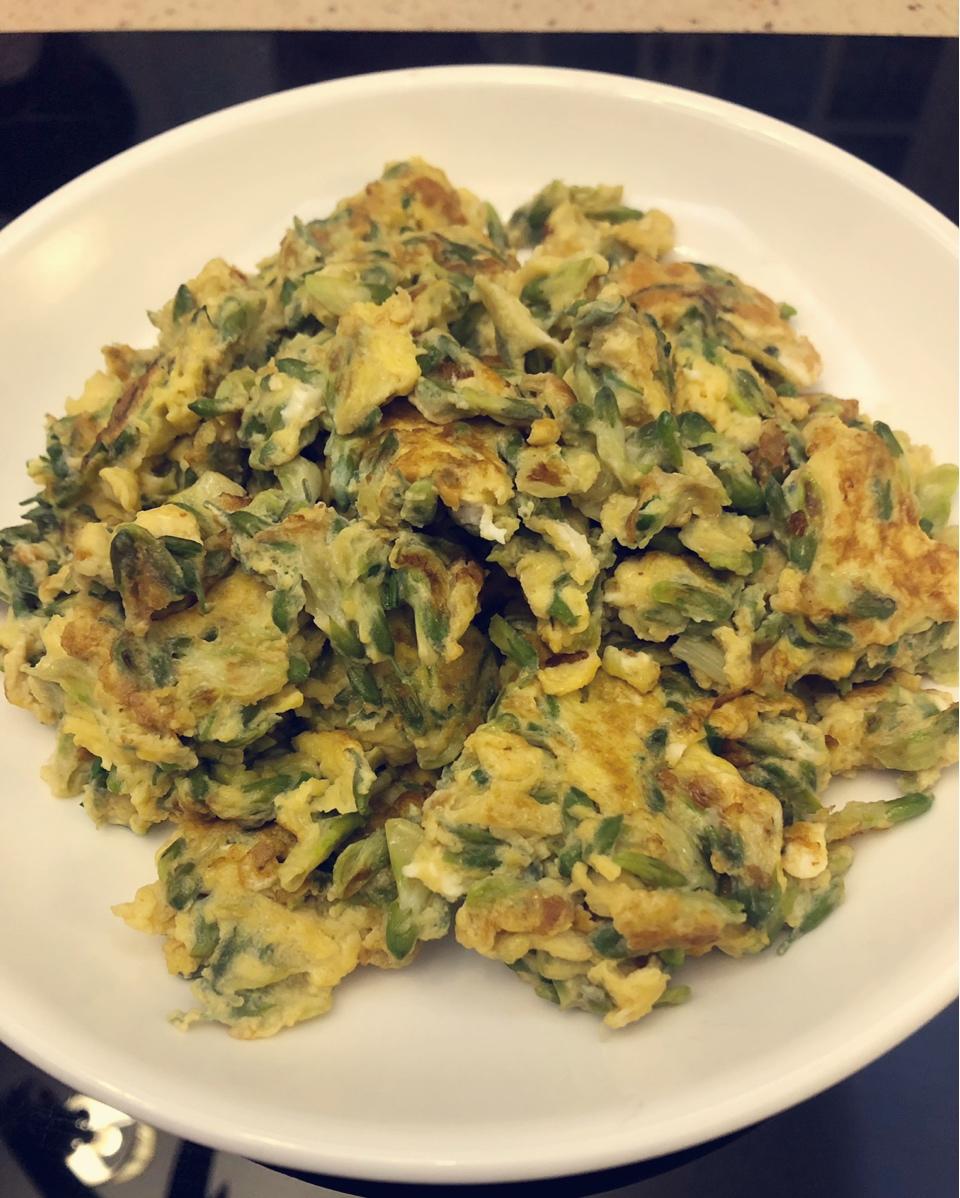 美味树上菜，槐花炒鸡蛋。附两种槐花保存方法。
