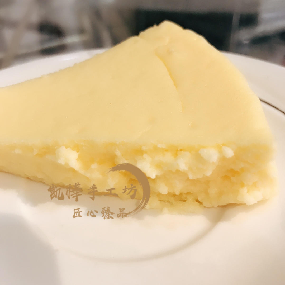 一晚上的等待果然是值得的，这是一款好吃的芝士蛋糕
