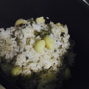土豆四季豆闷饭的做法 步骤8
