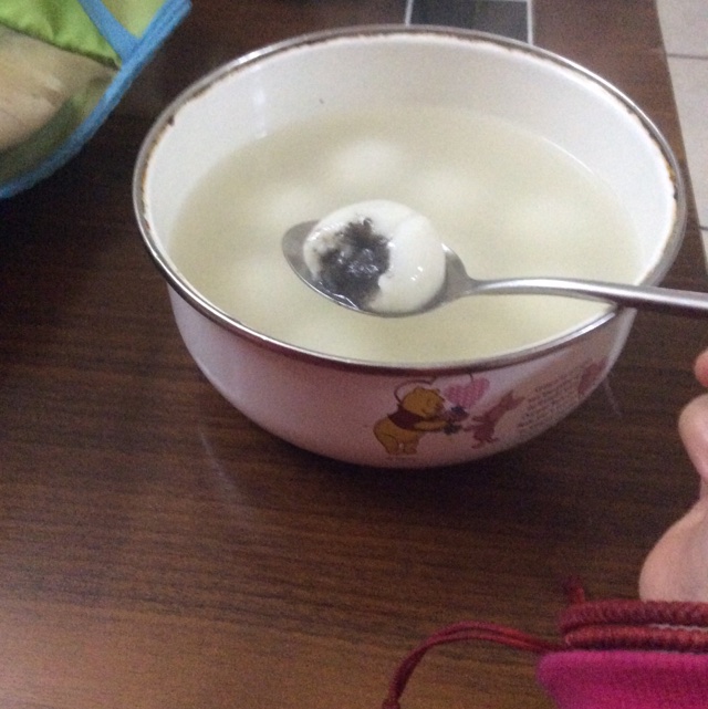 黑芝麻汤圆