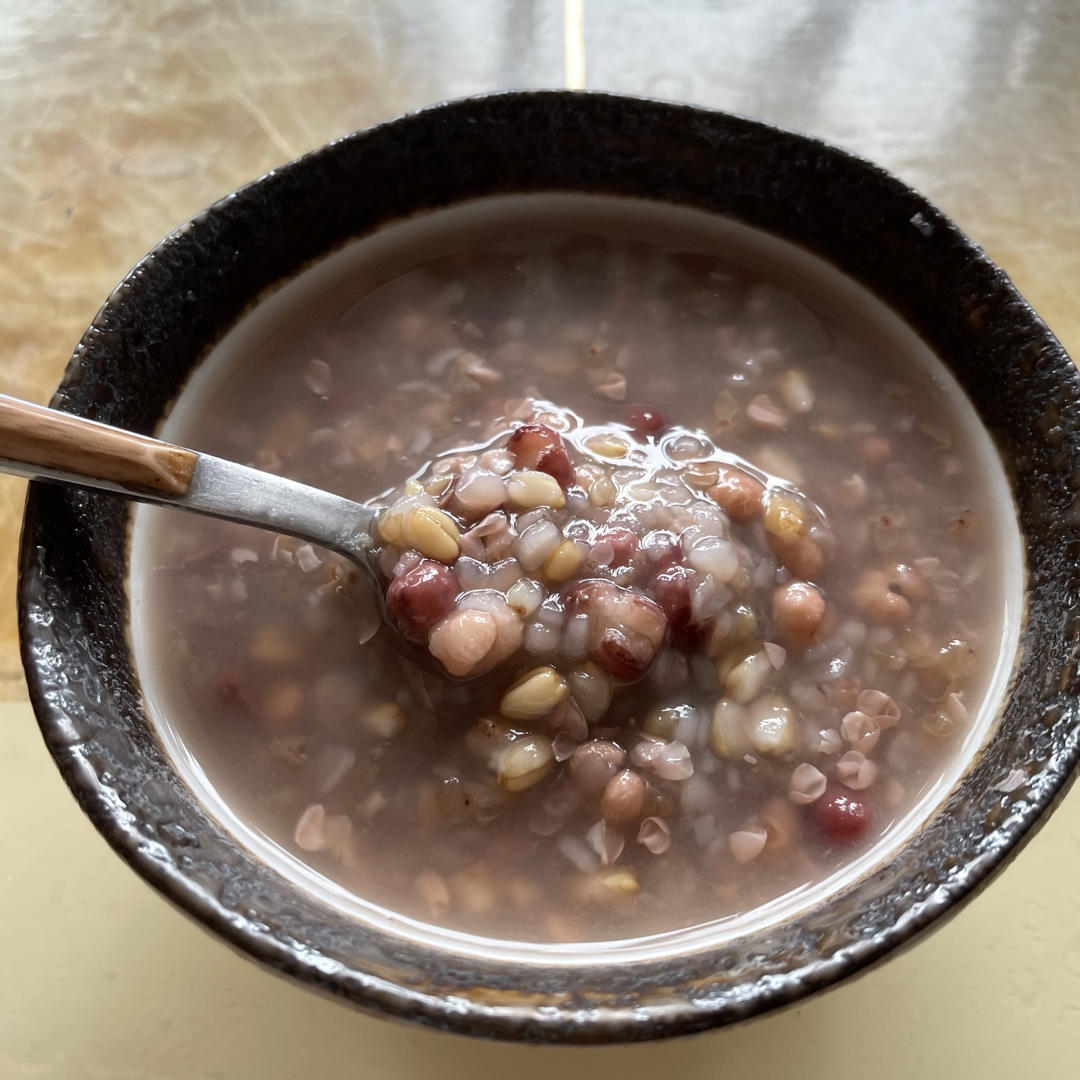 贾思迷做的去湿养生红豆薏米双麦粥