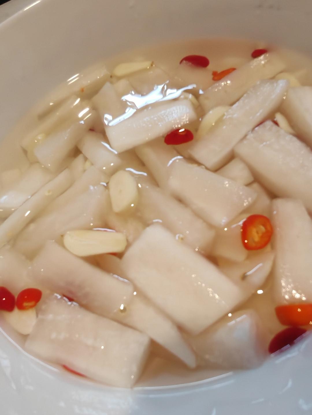 酸辣爽脆的泡萝卜条