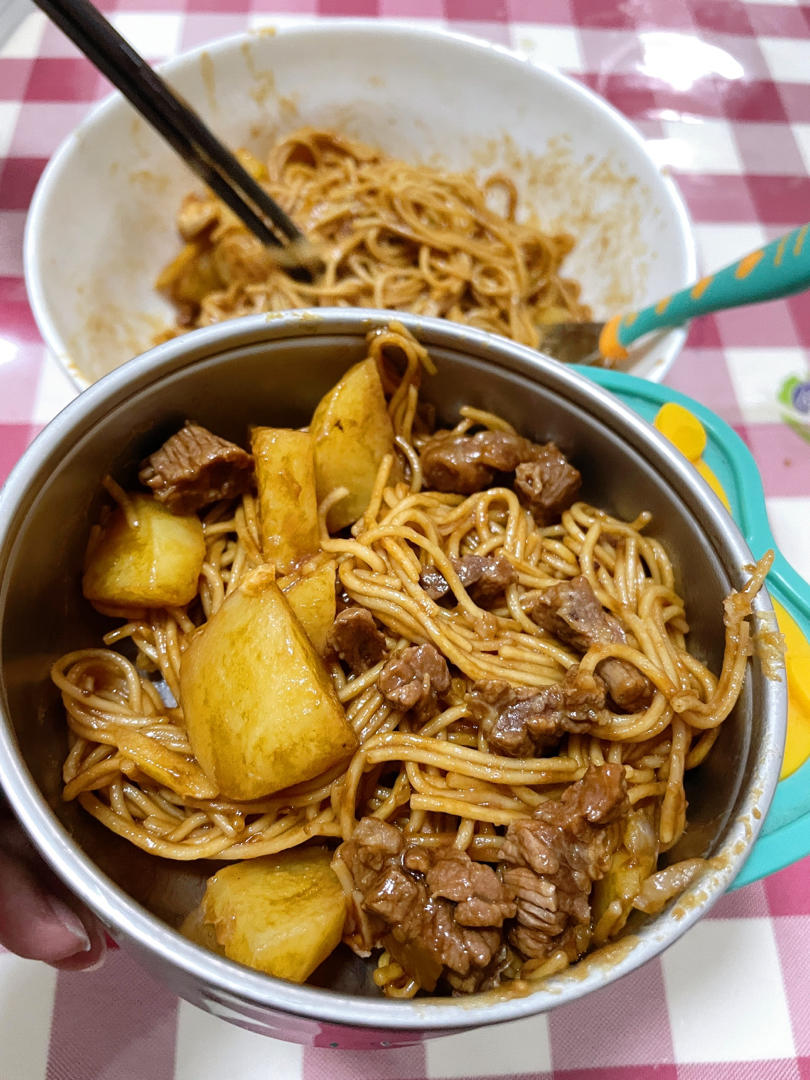 千万别学我这样做焖面！我怕你吃三碗都不够