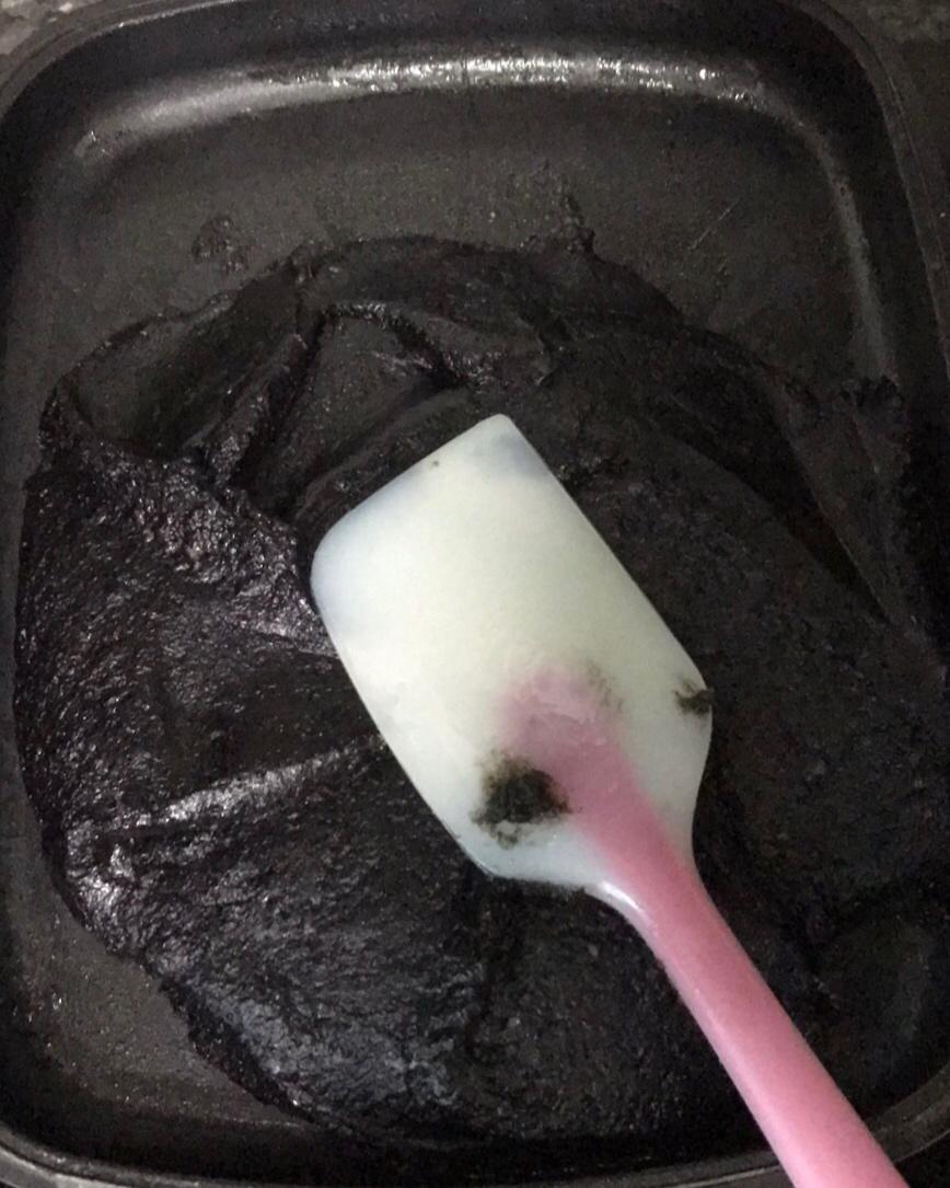 广式月饼—蛋黄芝麻月饼